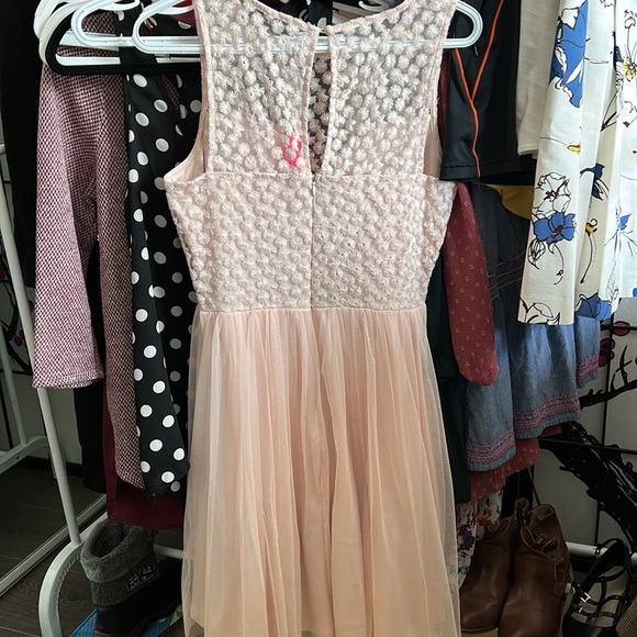 Dress - Picture 3 of 4